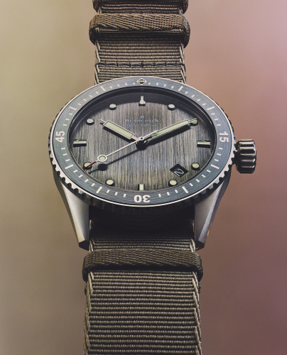 Wallpaper* / Speed Dials